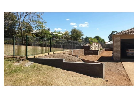 Concrete sleeper retaining wall - Front. - Rogers Little Loaders - 5/8