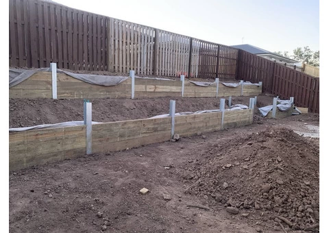 Double tier retaining in Collingwood Park - Rogers Little Loaders - 4/7