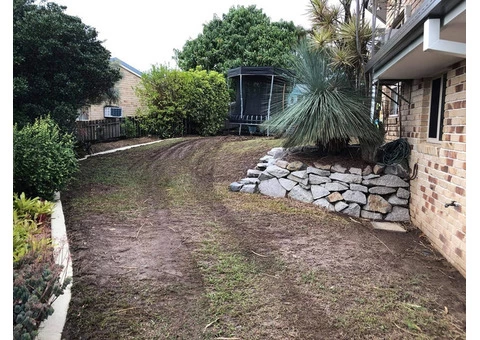 Garden beds, paving strip and full returf. - Rogers Little Loaders - 2/7