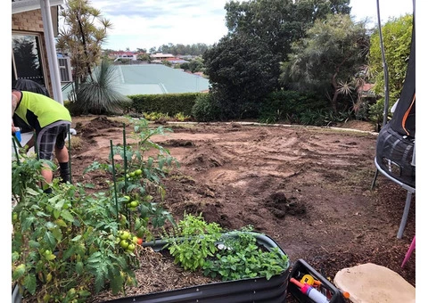 Garden beds, paving strip and full returf. - Rogers Little Loaders - 4/7