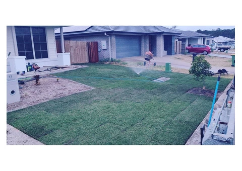 270m returf in 2 long days - Frontyard - Rogers Little Loaders - 1/6