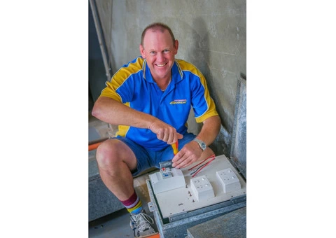 John Hutchison Electrical - 3/5