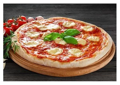 10% Off - Christmas Special Offer Alert at La Botte Pizza Restaurant - 1/3