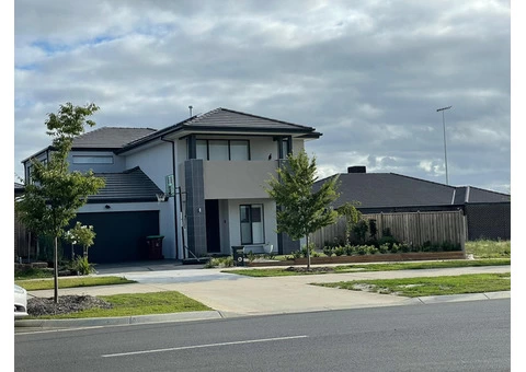 Exterior and Interior House Painting Services in Lyndhurst - 2/3