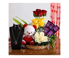 Flowers, Cakes and Gifts Delivery in Laxmi Nagar