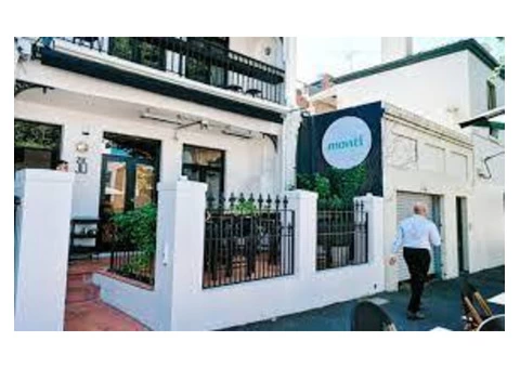Reliable & Premium Class Restaurant in Relaxing Atmosphere of Albert Park