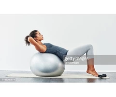 4 Reasons To Use An Exercise Ball In Your Daily Workout