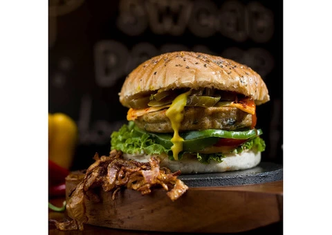 5% Off - London K Burgers Restaurant Kennington, VIC - 1/4