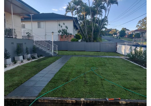 Colour bond fencing with double swinging gates - 3/8