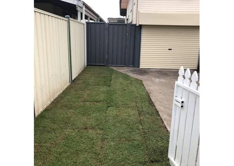 Single Swinging gates with Color Bond Fencing - 1/3