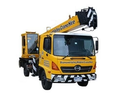 Hire 7T slew crane for spa installation and lifting heavy objects