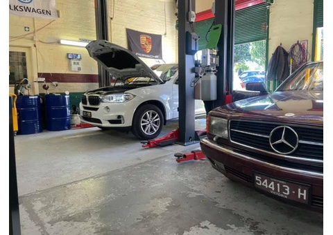 Professional Car Mechanic Service in Camberwell - 1/5