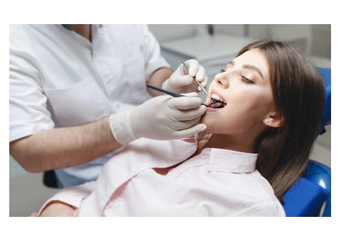 Get Emergency Dentistry by Dentist in Donvale