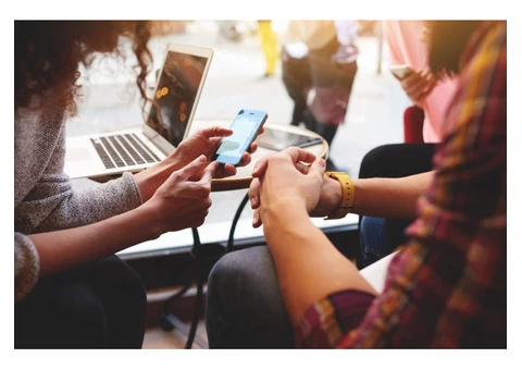 Splitting expenses with an expense management app - 3/3