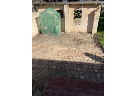 Control weeds in hard open spaces for up to 8 months - 3/3