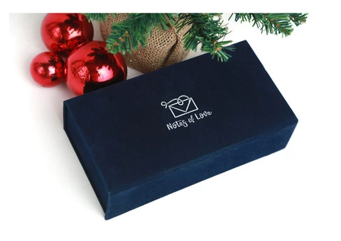 Best Engagement Gifts - 2/5