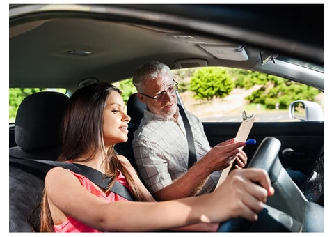 Get Best Driving Lessons by Leading Driving School Near Pakenham