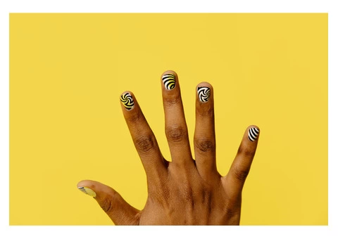 Flaunt Your Shiny and Healthy Nails with Gel Nail Stickers!