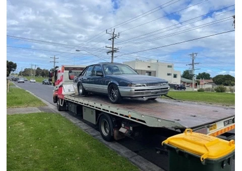 Professional car towing & tilt tray services in Derrimut