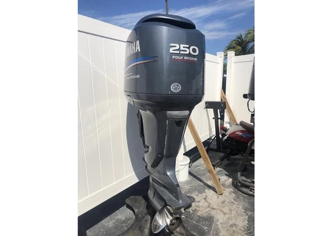 250HP 4 STROKE Outboard motors - 3/3