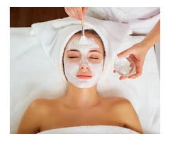 Christmas Offer! Get 30% Off on Premium Beauty Services!