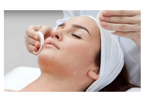 Christmas Offer! Get 30% Off on Premium Beauty Services! - 2/3