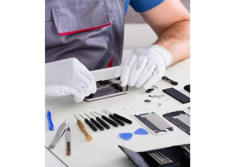 Same-Day iPhone Screen Repairs in Advancetown with 1 Year Manufacturer’s Warranty