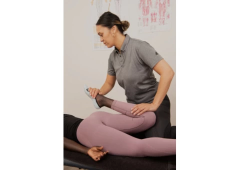 SUITI HICKS REMEDIAL MASSAGE SPORTS MASSAGE MANUAL LYMPHATIC DRAINAGE - 1/7