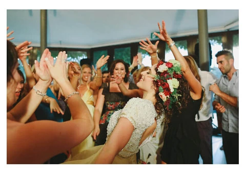 Looking for a Awesome Wedding Music Service in Sydney