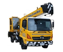 Get 7t slew crane in Melbourne for spa installation