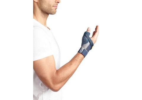 Boost Performance and Alleviate Discomfort with our Wrist Brace - 2/3