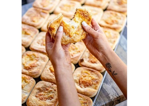 Find the Best Fresh Bread Bakery in Glen Waverley at Kerrie Road Cafe