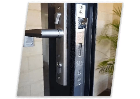 24 Hours Emergency Locksmiths Service | AV Locksmiths