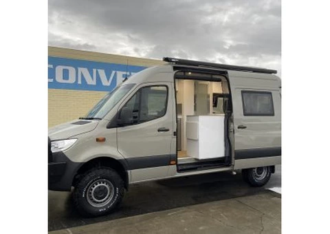 Get the Best Customised Motorhomes for a Better Life on Wheel