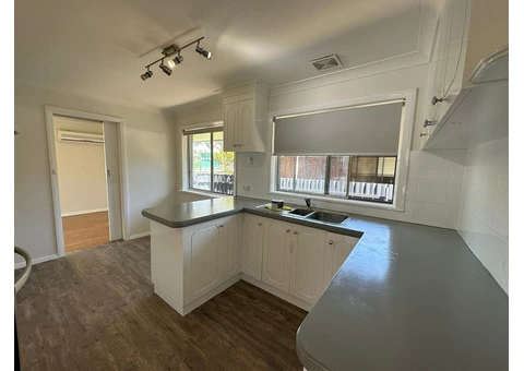 Comprehensive House Painting Services in Lyndhurst - 3/8