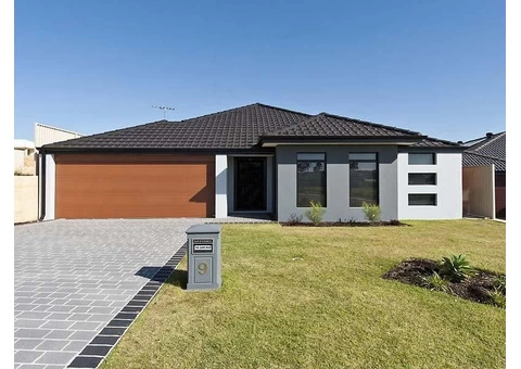 Coastal Elegance: 9 Bramall Terrace Residence