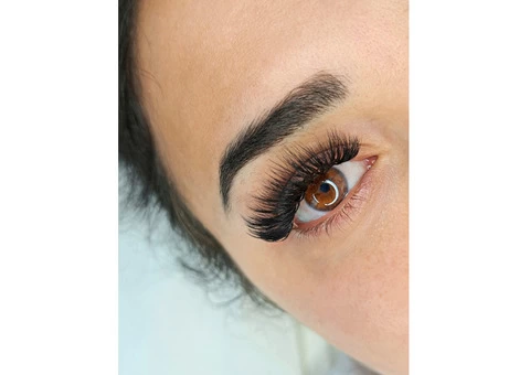 Discover Transformative Power of Eyelash Extension Services in Perth