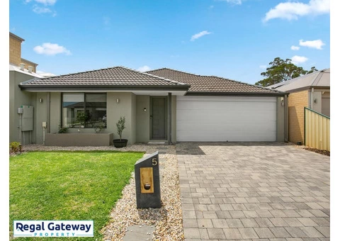 Discover comfort and contemporary living at 5 Costata Gate, Hammond Park.