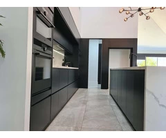 Save Your Kitchen Cabinets Of Age-Old Tiring Look!