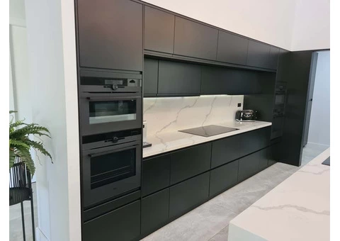 Save Your Kitchen Cabinets Of Age-Old Tiring Look! - 2/2