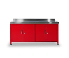 Sturdy Outdoor Workbench to Unleash Your Creativity