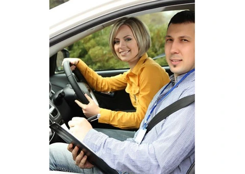 Accredited Driving School in Chadstone offers high-quality Driving Lessons