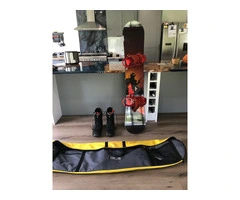 Snowboard plus accessories