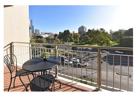 Apartment 51   33 La Trobe Street Melbourne CBD - 4/20