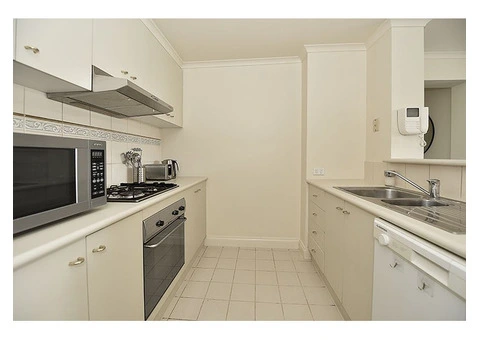 Apartment 51   33 La Trobe Street Melbourne CBD - 5/20