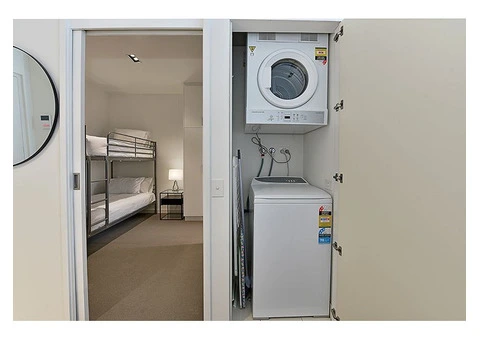 Apartment 1706A   8 Franklin Street Melbourne CBD - 8/20