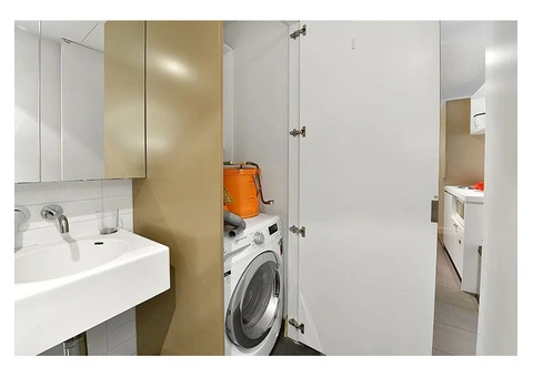 2108   33 Mackenzie Street Melbourne CBD - 8/21