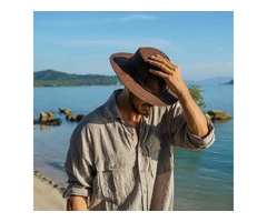 Discover the Aussie Style: Australia Leather Hat!