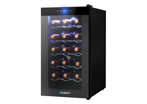 Devanti Wine Cooler 18 Bottles Glass Door Beverage Cooler Thermoelectric Fridge Black