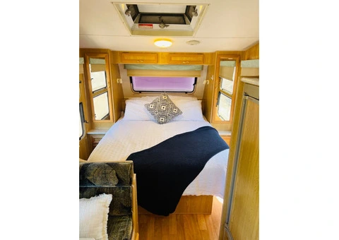 2OO6 Compass Caravan 21ft long - 6/21